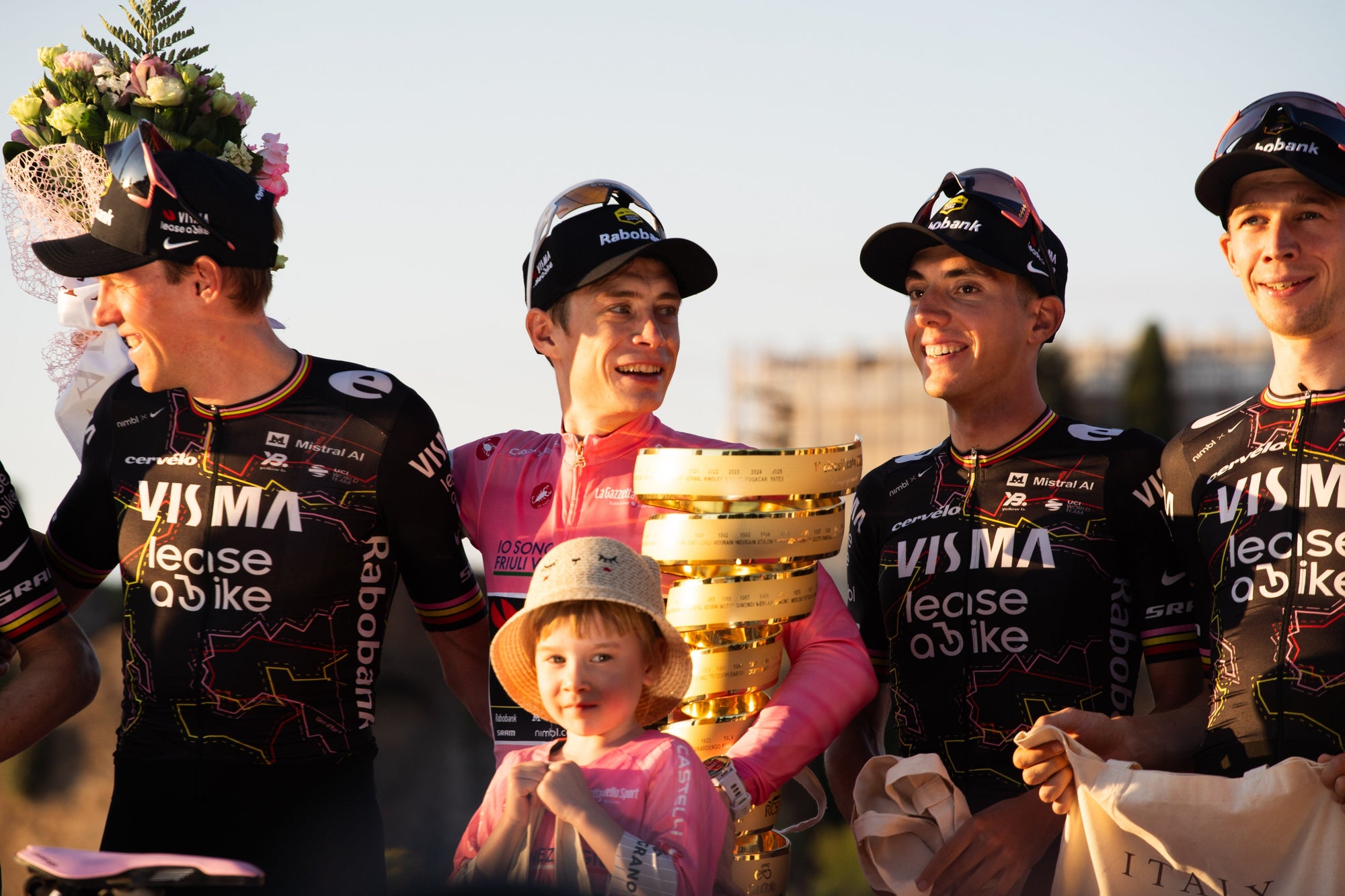 Prologo vince il Giro d’Italia 2026 con Jonas Vingegaard e il team Visma | Lease a Bike